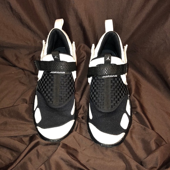 jordan trunner lx black white